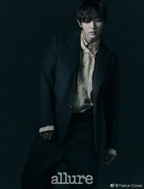 seoul星光#allure korea   李准基 12月刊画报,纤瘦身型,清冷气质