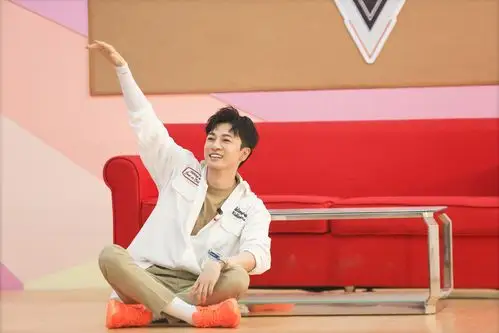 苏有朋新综艺跳广场舞神曲魔性洗脑引网友模仿