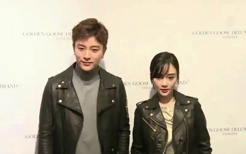 贾乃亮李小璐离婚后首同框!昔日夫妻明显产生距离,状态大不相同