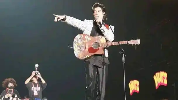 全场粉丝大合唱多首经典,90后的青春怎么可以没有王力宏,这简直是二哥