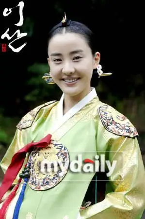 在《李祘》中扮演了正祖的王妃"孝懿皇后"