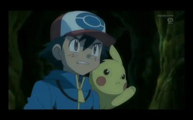 精灵宝可梦 石丸子在危机时刻救下了小智 火箭队的到外面试验机器了