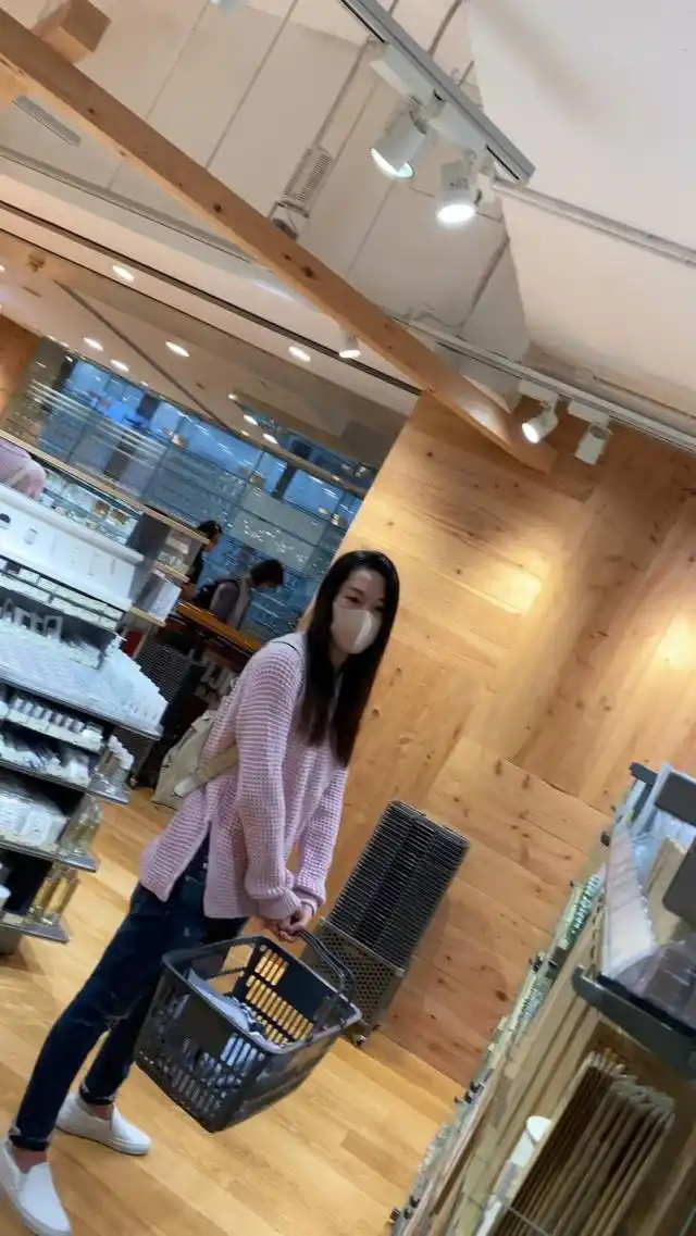 前tvb花旦徐子珊决心退圈,素颜逛街,追求普通人的生活