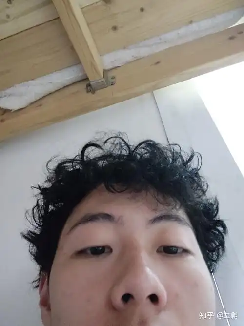 男生头发自然卷怎么办呢?应该理一个什么样的发型? - 知乎