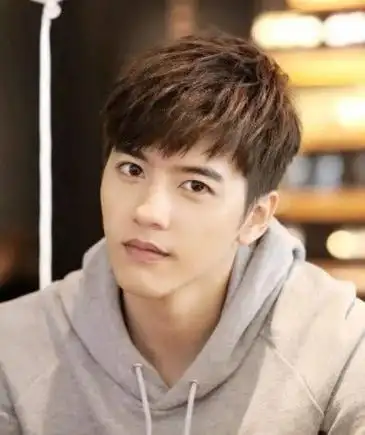 雷普这个角色都绝对是本剧的颜值担当,而雷普的扮演者是李宗霖,李宗霖