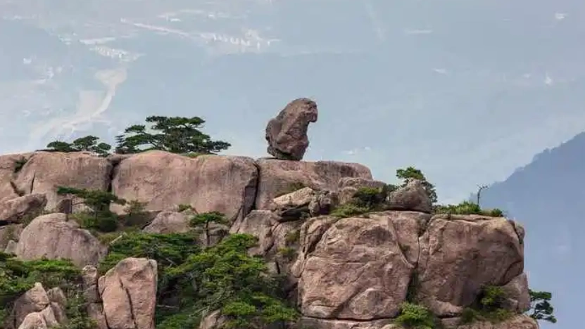 黄山奇石孔雀石怎样描写