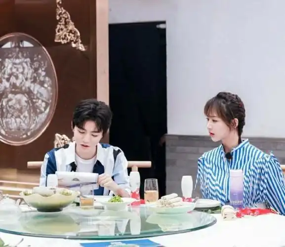 当王俊凯碰上杨紫,满屏的求生欲,太机智了