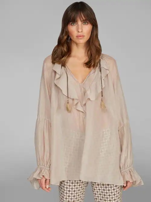 褶皱领边薄纱衬衫