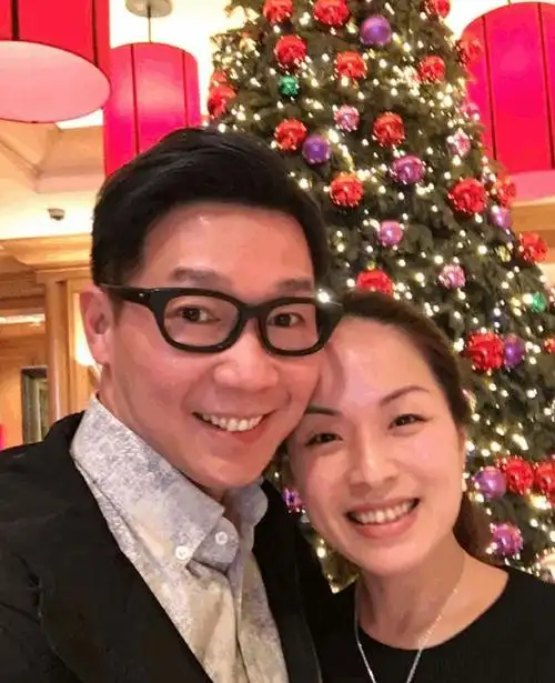 品冠结婚五周年发糖:被你爱是最幸福的事