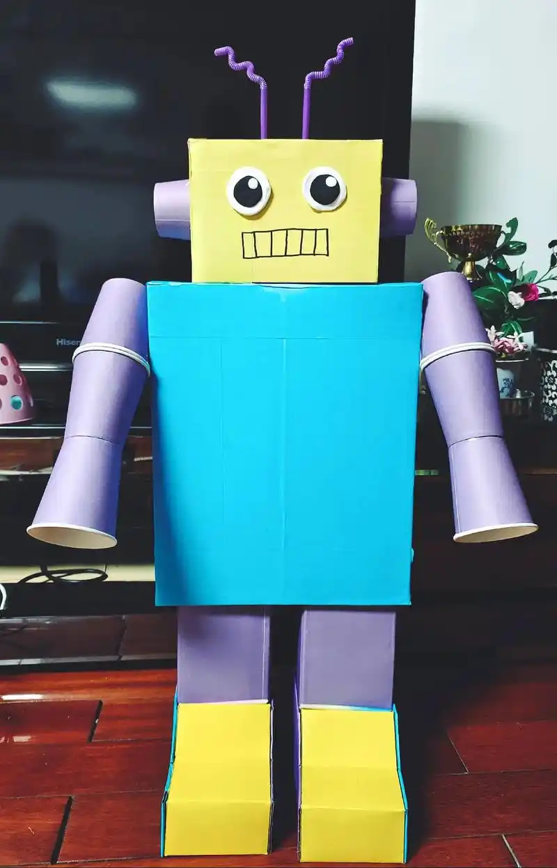 纸箱机器人制作 #亲子手工 ##废物利用变废为宝 #自制纸 - 抖音