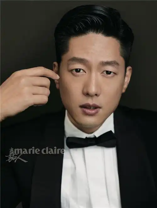 凌潇肃大片分饰两角 活力绅士尽显清爽chic