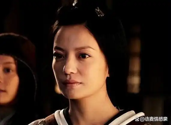 周迅17岁时潘鸿海给她画了26幅人体画现在一系列价值千万