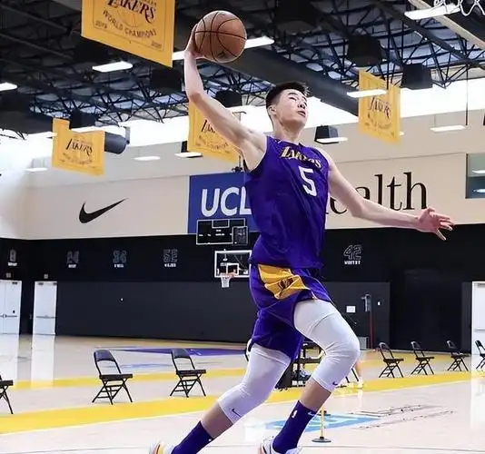 美挑战nba,他代表独行侠出战展示了自己的人球结合能力,2米出头的身高