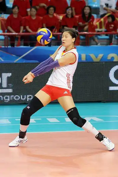 图文:[世锦赛]女排3-0阿塞拜疆 魏秋月传球