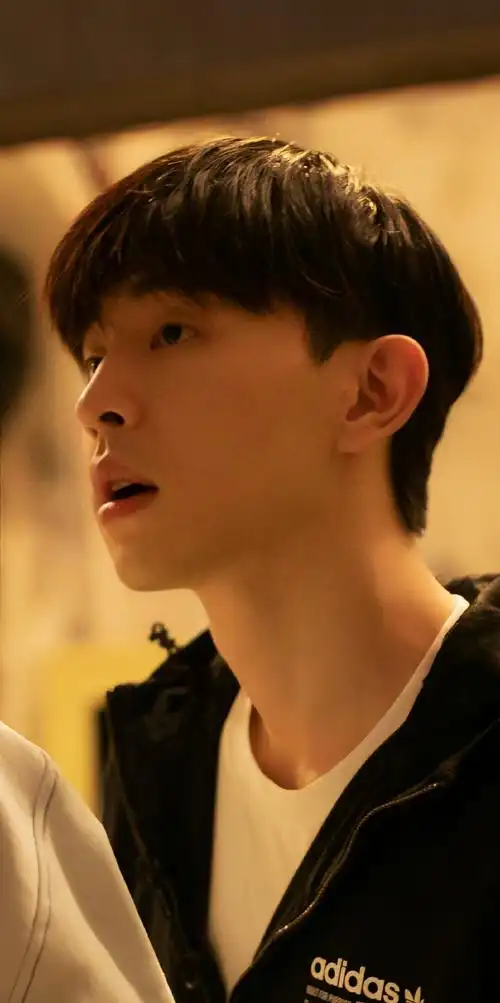 图片分享～～邓伦绝美侧颜#邓伦