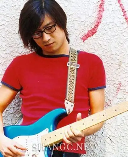 峦树(栾树歌手)