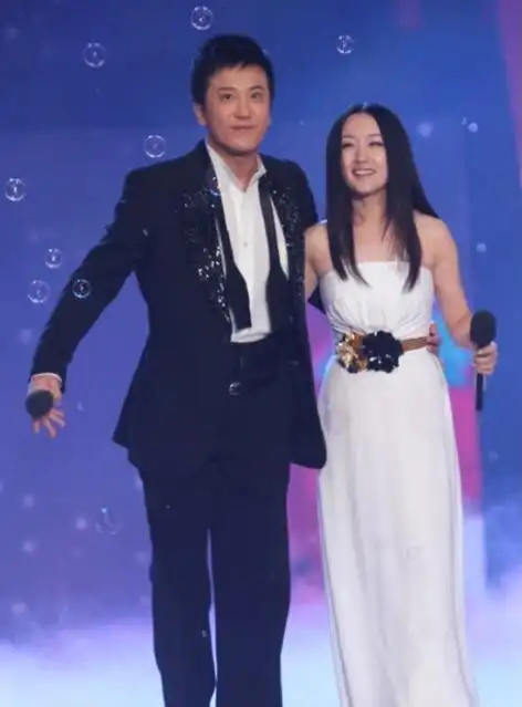 回顾毛宁8次上春晚从红极一时到锒铛入狱搭档杨钰莹也散了