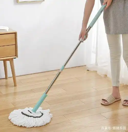水拖地等于白费力气!教你拖地小妙招,地面干净又明亮!管用!