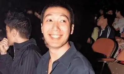 陈慧琳宝藏家人,演唱会老爸送来珠宝浴缸,老公为演出服缀满鲜花