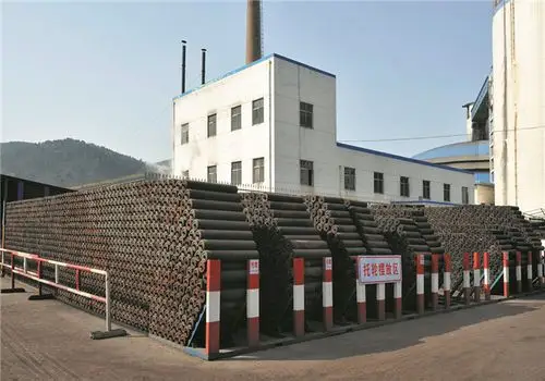 "小杨,井下回收的159,108管路料车上来了,赶紧卸水管.