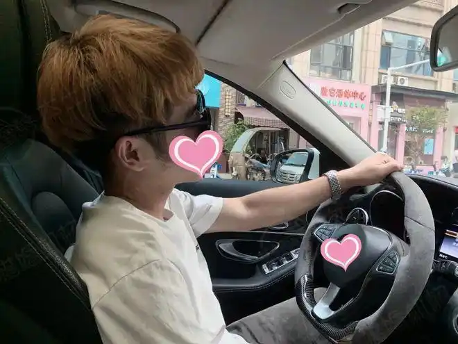 脱单喜讯还记得我吗作为曾经聚蜜囍封面女郎的我脱单啦点击看我们的