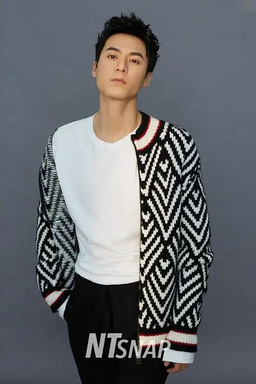 茅子俊冬日大片曝光梦幻光影俘获少女心