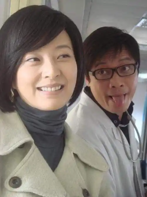 演员苏岩:我这辈子最正确的决定,就是因为一句承诺嫁给了罗嘉良_表演