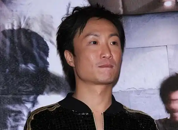 一场演唱会暴露了郑中基的乐坛实力他给所有明星上了一课