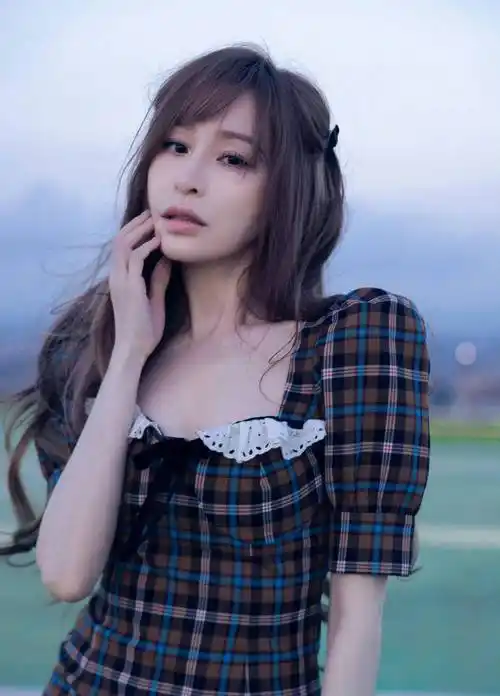 情人领袖王心凌穿中式旗袍好美啊!_连衣裙_女孩_的设计