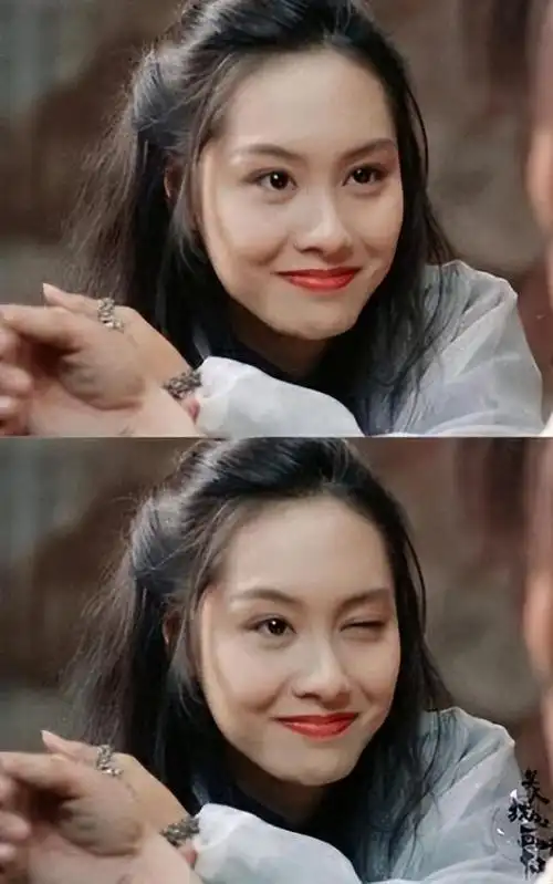 朱茵50岁的年纪有着"少女身材",穿紧身开叉裙吸引眼球!