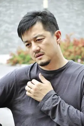 但是她不懂王菲,所以两个人日常生活还是会有摩擦,不管李亚鹏再怎么爱