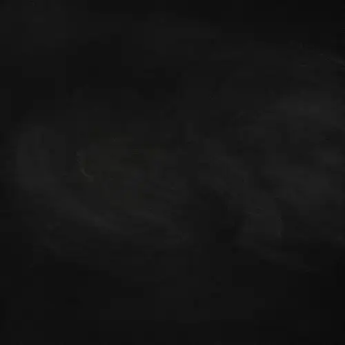 抽象粉笔擦在空旷亮丽的黑色黑板上-可用于添加文字广告内容平面设计