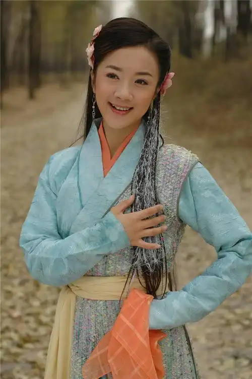 朱佩瑶——李依晓饰演