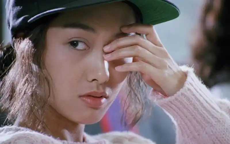 首登荧幕就与星爷合作,清纯甜美"意中人"——朱茵