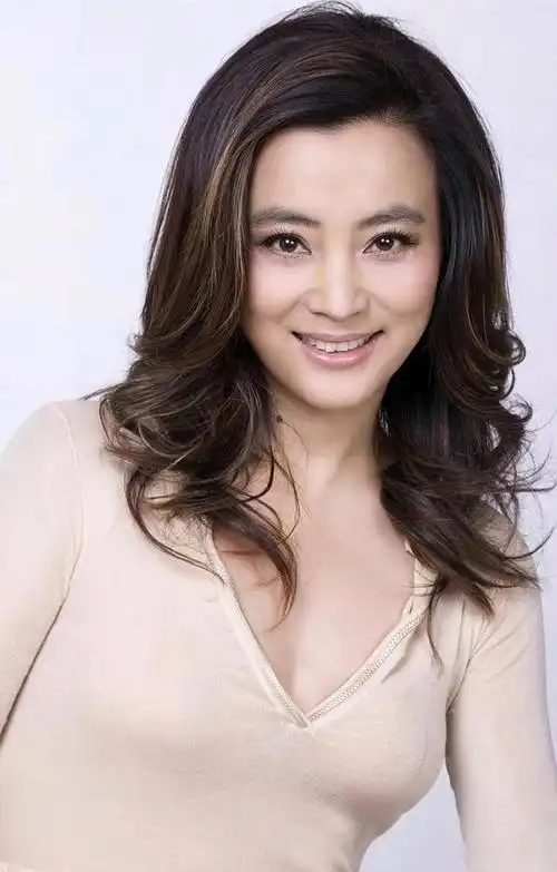 李玲玉:徐娘半老,风韵犹存