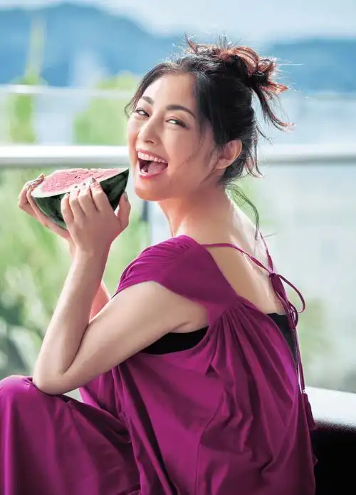 hb focus | 常盘贵子:从50岁开始,我要发表"可爱"宣言!