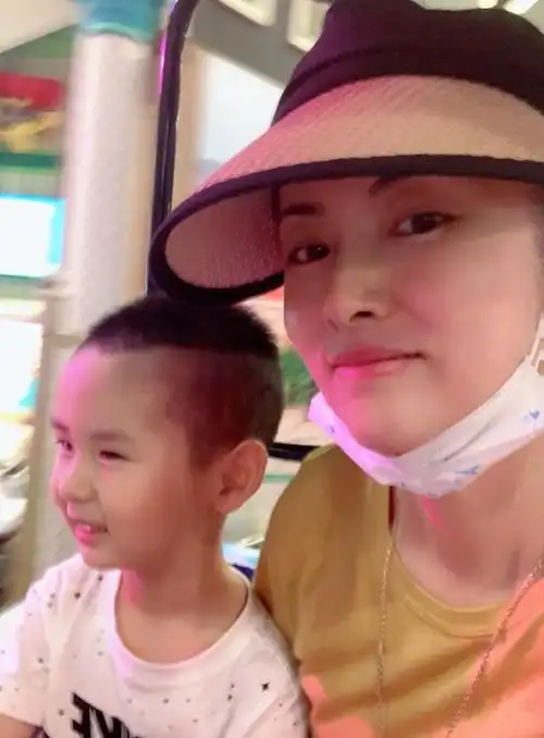 杨明娜:22岁走红,41岁结婚生子,44岁和前夫田亮"对簿公堂"