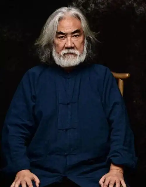 72岁导演张纪中:尽管岳母比自己小了11岁,但给她尽孝是应该的