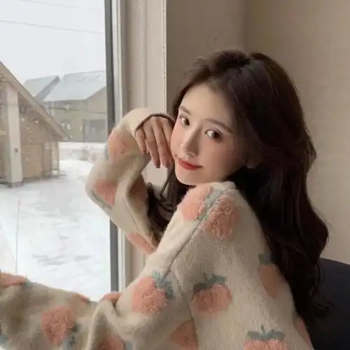 女生真人头像 |  我躲在断墙后,偷看两个少年徒手摘星