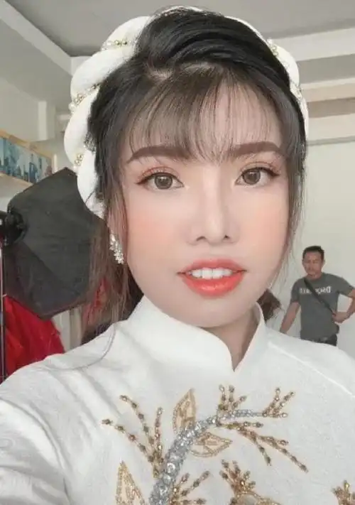 越南丑姑娘郭金凤曾斥巨资整容后嫁给富二代现状如何