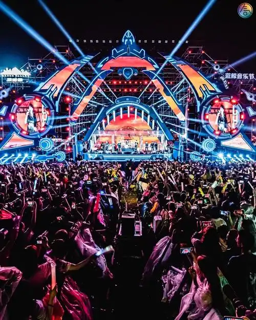南京欢乐谷—"蓝鲸音乐节"陆舞台设计方案