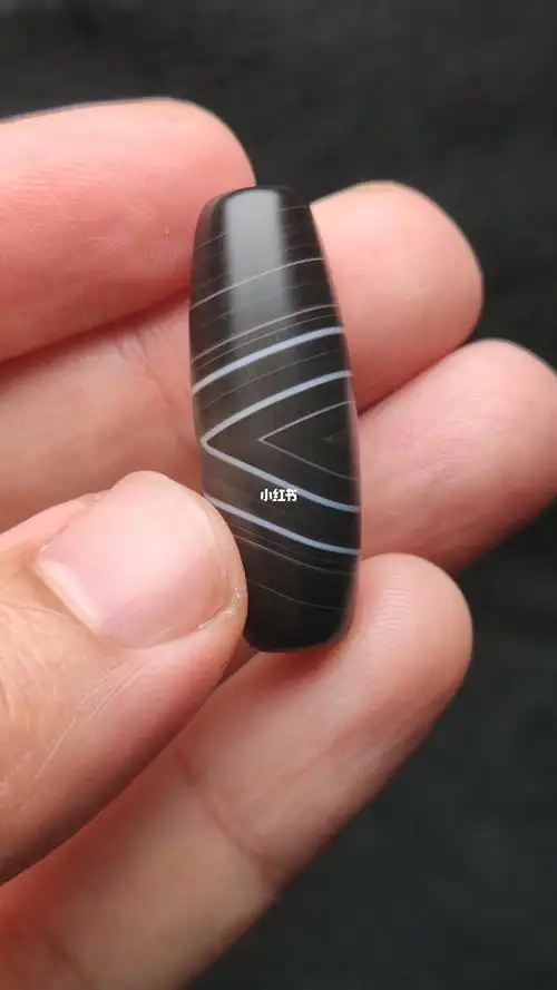 天然缠丝玛瑙天珠吊坠