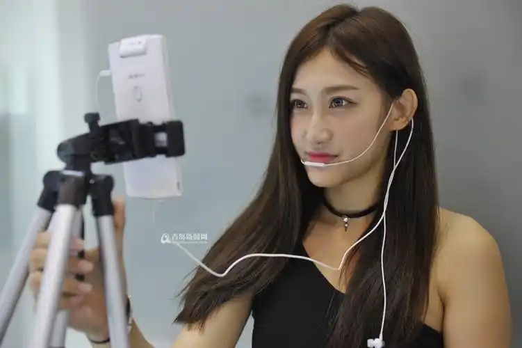 高清网红主播引爆电博会这些美女你见过几个