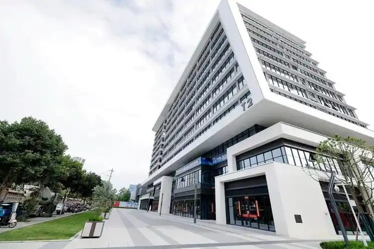 "长"在公园里!星河world科创大厦交付使用