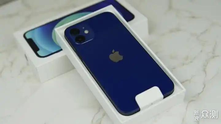 iphone12备受争议的蓝色真机上手