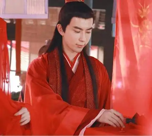 新郎官哪家强,霍建华身穿大红礼服娶小骨,于朦胧成最帅许仙