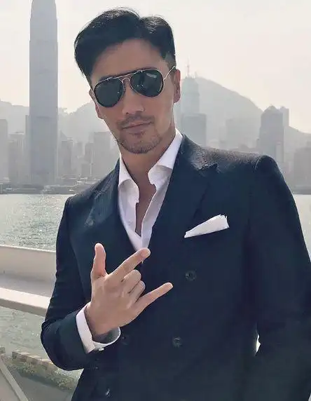 传说中颜值和身材逆天的50岁冻龄大叔网络爆红后来中国发展了