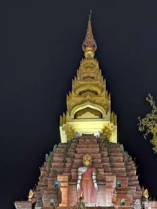 西双版纳告庄西双景大金塔及湄公河,六国水上市场夜景