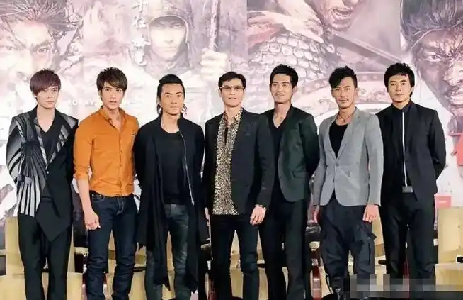 那是很了不得的事儿,极其罕见,黎明能排上四大天王,跟他的净身高180有