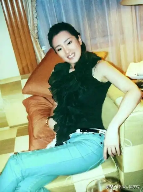 东方女人之美,享誉全球的一代影星,巩俐12张老照片欣赏